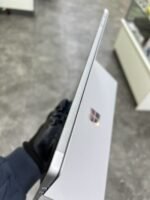 Microsoft Pro 5 Core i5 8GB RAM 256GB SSD