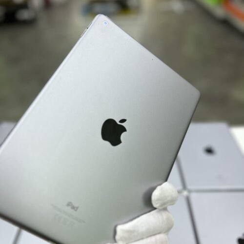 Apple iPad 6th Gen (A1893) 9.7" - Black/Silver, 32GB, Wi-Fi Only