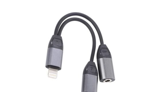 A10 Lightning to 3.5mm Audio+Lightning Charging Splitter